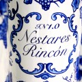 Detail of the bottle IN 1.0 Vitis Vinifera :: © Bodegas Nestares Rincon