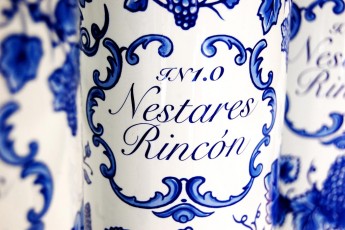 Detalle de la botella IN 1.0 Vitis Vinifera