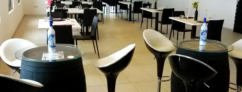 Restaurant Main Hall :: © Bodegas Nestares Rincon